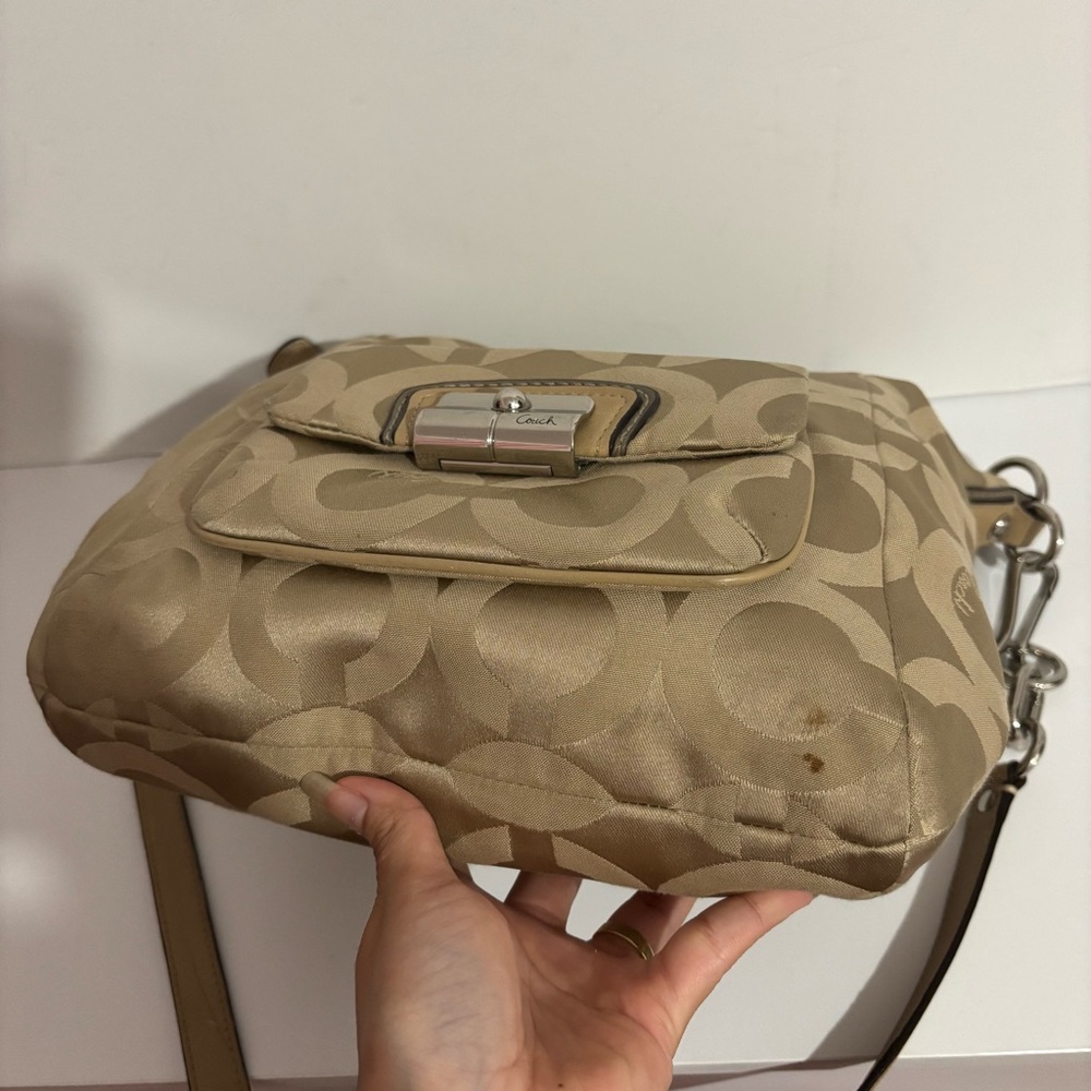 Coach Bag - Picture 3 of 9